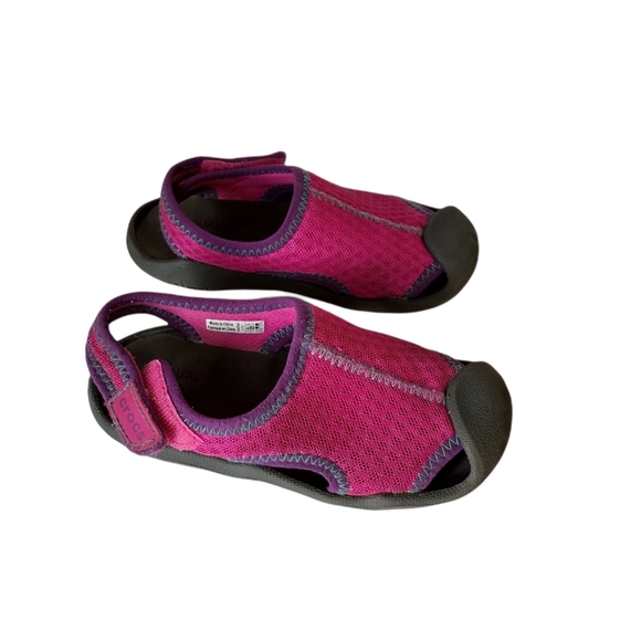 Crocs Magenta Swift water Sandal Size 10 - Picture 6 of 11